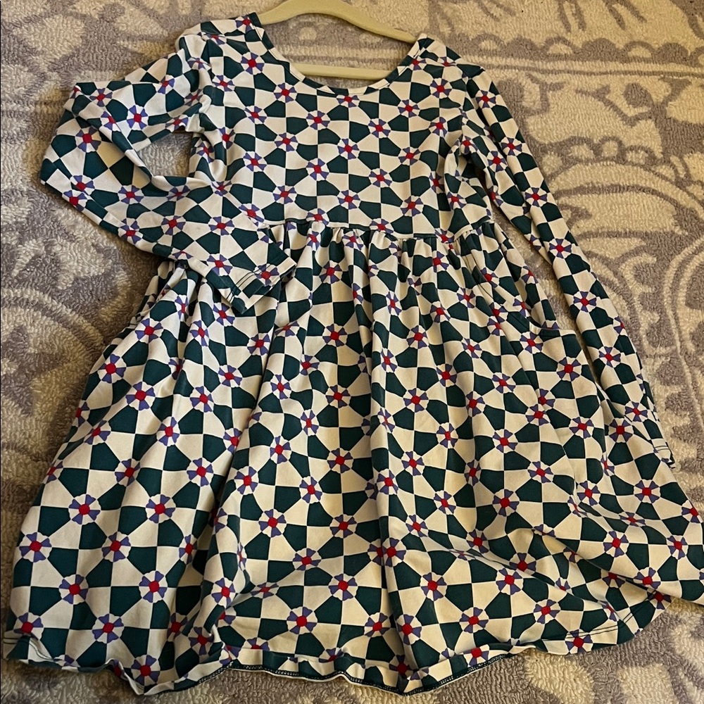 Hanna Andersson Cream, Green & Red Geometric Long-Sleeve Dress